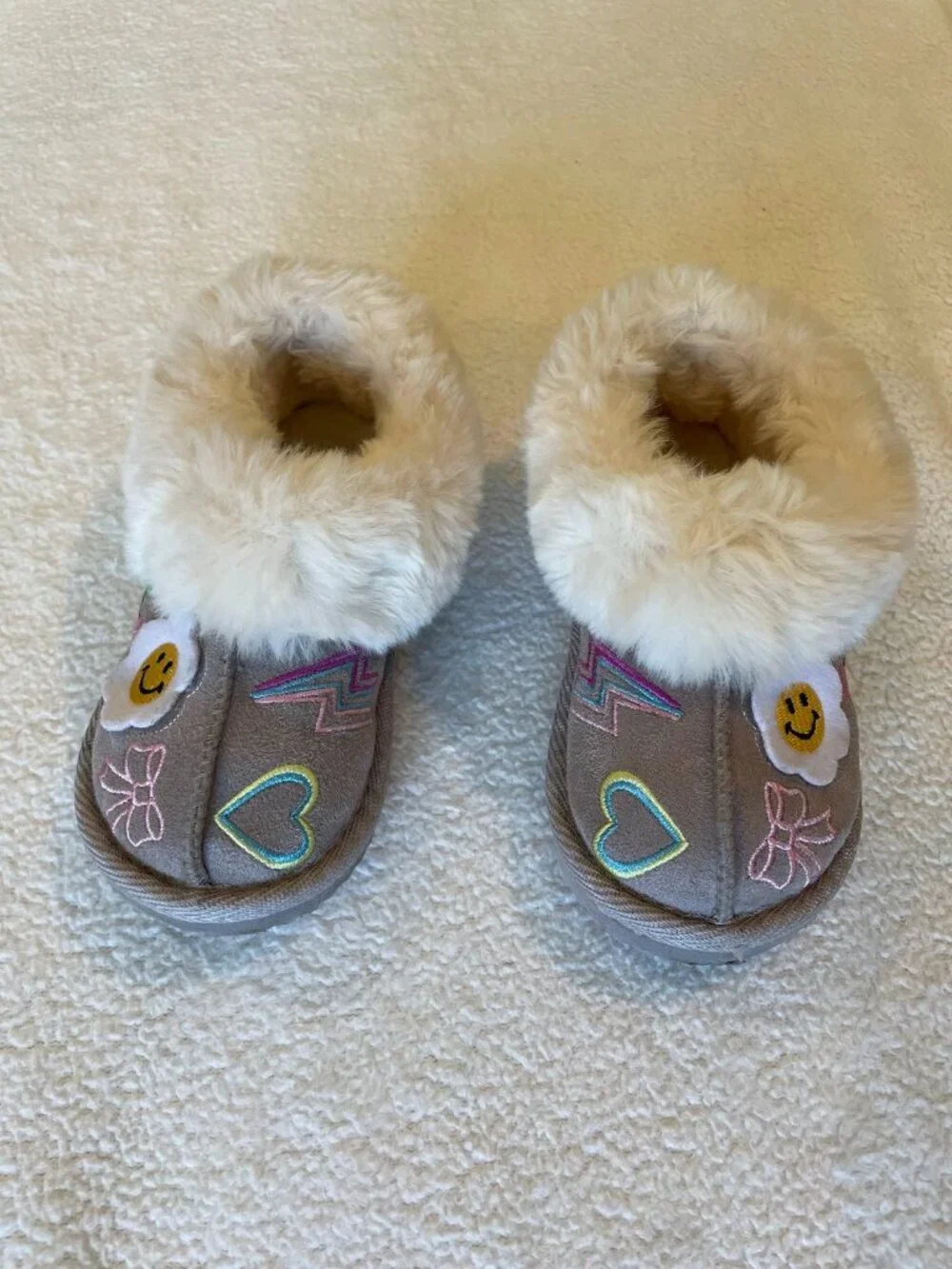 Adorable Toddler/kid's Slippers by Wonder Nation Size 7-8
